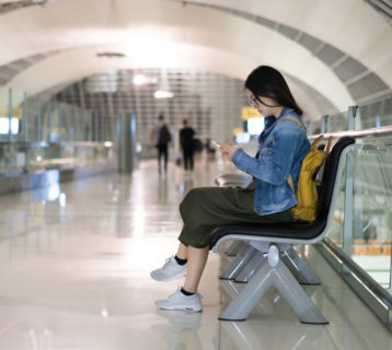5 Easy Ways to Kill Time at an Airport