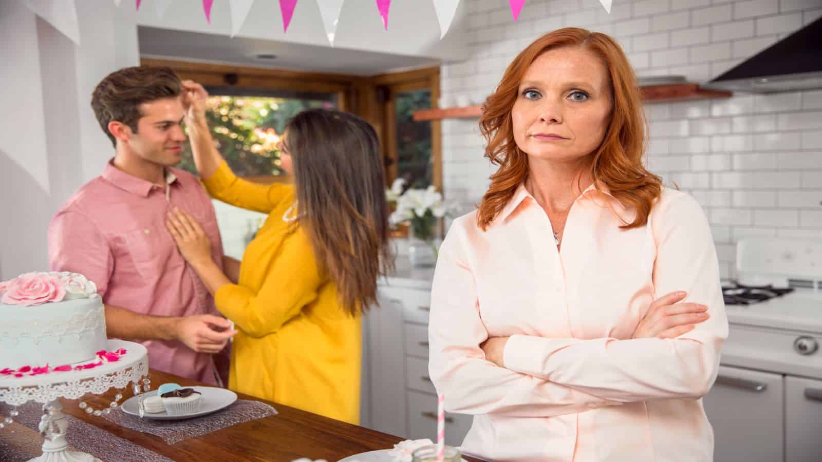 Family Therapist Explains 10 Ways to Win Over Your In-Laws